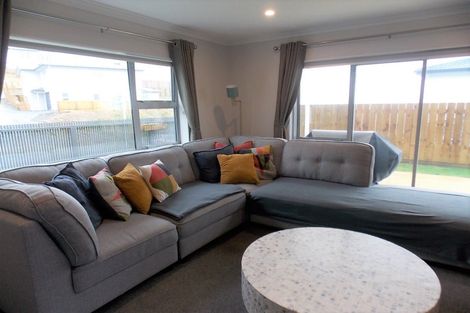 Photo of property in 35 Havana Rise, Grenada Village, Wellington, 6037