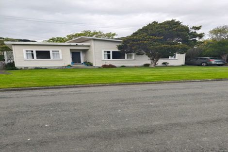 Photo of property in 72 Oxford Street, Tawa, Wellington, 5028