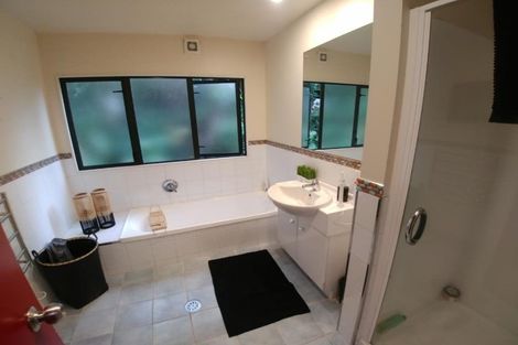 Photo of property in 106a Verran Road, Birkdale, Auckland, 0626