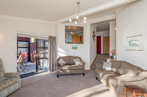 Photo of property in 5 Hira Street, Waikanae, 5036