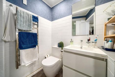 Photo of property in 16 Carluke Street, Paparangi, Wellington, 6037