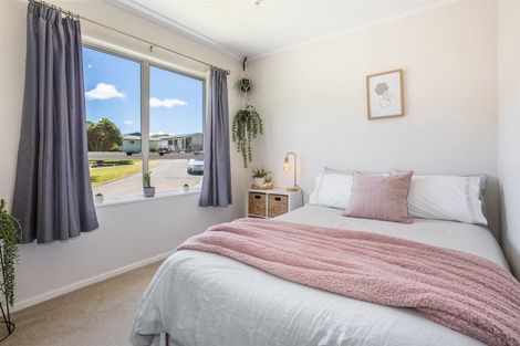 Photo of property in 17 Carvel Lane, Whitby, Porirua, 5024