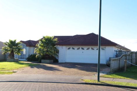 Photo of property in 32 Montecito Place, Golflands, Auckland, 2013