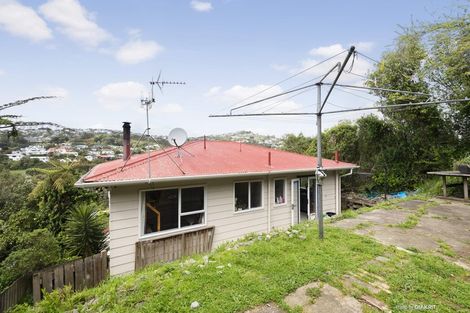 Photo of property in 71 Bassett Road, Johnsonville, Wellington, 6037