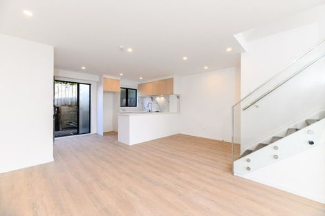 Photo of property in 5/60 Triangle Road, Massey, Auckland, 0614