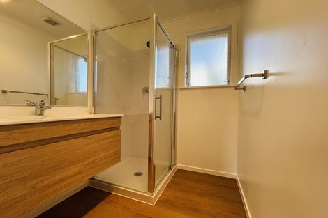 Photo of property in 27 Normandy Place, Henderson, Auckland, 0610