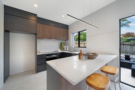 Photo of property in 8/105 Hobsonville Road, West Harbour, Auckland, 0618