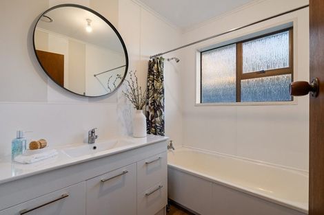 Photo of property in 32 Redwood Grove, Hokowhitu, Palmerston North, 4410
