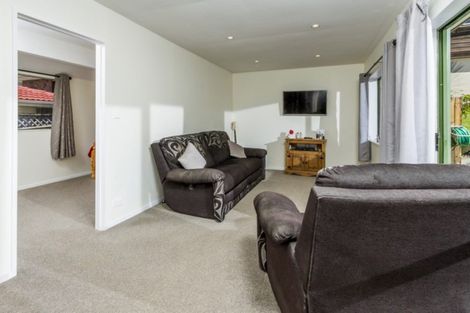 Photo of property in 2/14 Fitzwilliam Drive, Torbay, Auckland, 0630