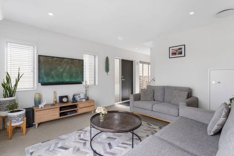 Photo of property in 57 Divide Loop, Takanini, 2112