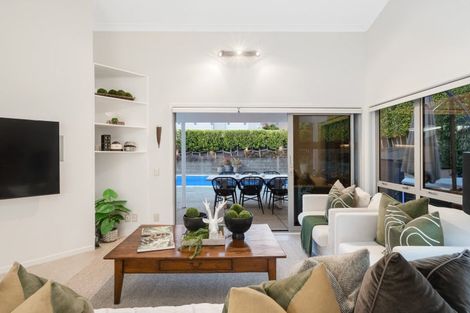 Photo of property in 53 Manor Park, Sunnyhills, Auckland, 2010