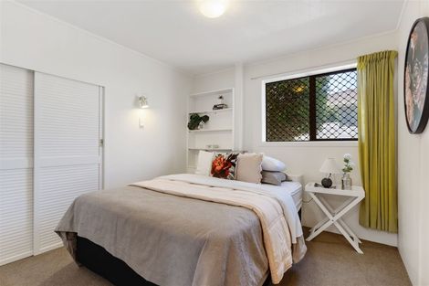 Photo of property in 25 Advene Road, Cockle Bay, Auckland, 2014