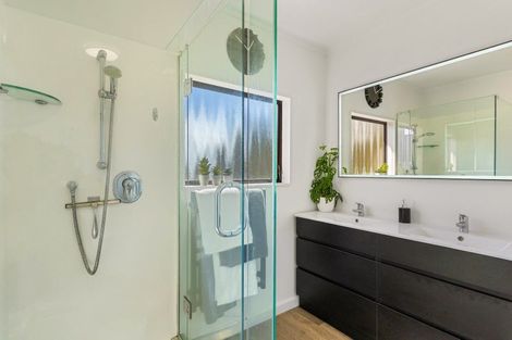 Photo of property in 123 Carlisle Road, Northcross, Auckland, 0632