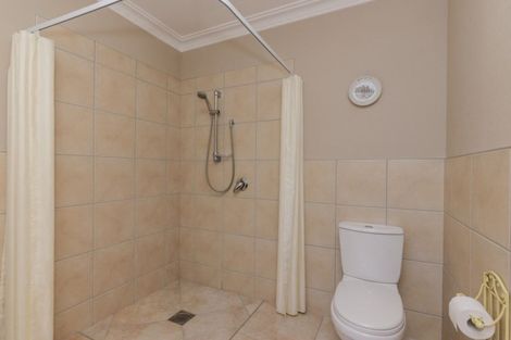 Photo of property in 40-42 Waikawa Road, Picton, 7220