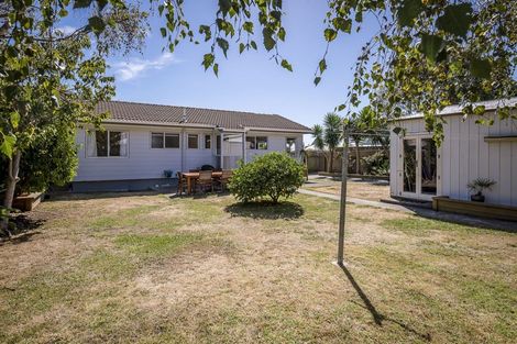 Photo of property in 15 Linwood Drive, Paraparaumu, 5032