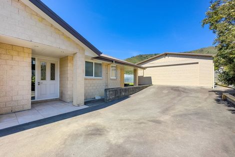 Photo of property in 254c Waikawa Road, Waikawa, Picton, 7220