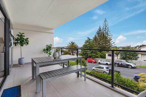 Photo of property in 4/79 Schnapper Rock Road, Schnapper Rock, Auckland, 0632