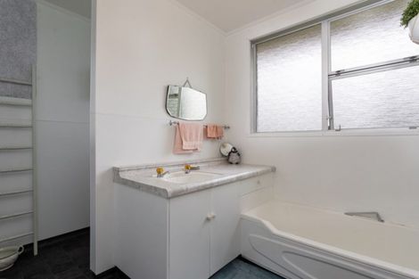 Photo of property in 2 Rahiwi Place, Lansdowne, Masterton, 5810