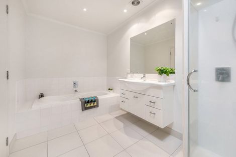 Photo of property in 5h Puka Street, Onehunga, Auckland, 1061