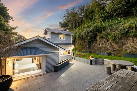 Photo of property in 102 Paremata Road, Paremata, Porirua, 5024