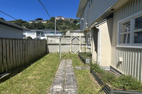 Photo of property in 2 Foyle Street, Island Bay, Wellington, 6023
