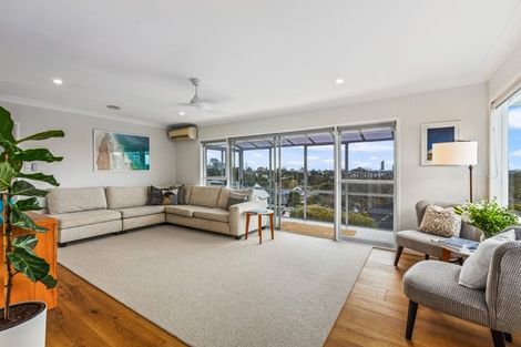 Photo of property in 1/21 Deuxberry Avenue, Northcote, Auckland, 0627