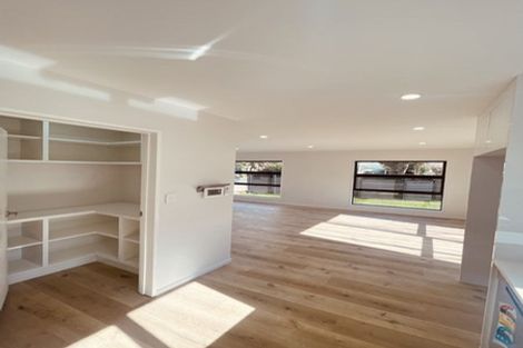 Photo of property in 2/2 Smiths Avenue, Papakura, 2110