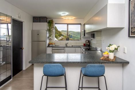 Photo of property in 10 Osmond Lane, Mount Pleasant, Christchurch, 8081