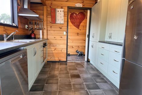 Photo of property in 2 Jamieson Road, Karoro, Greymouth, 7805