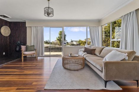 Photo of property in 53 Chequers Avenue, Glenfield, Auckland, 0629