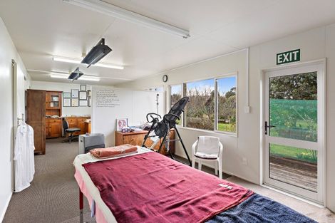 Photo of property in 30 Convent Road, Otaki, 5512