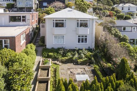 Photo of property in 20 Barton Terrace, Thorndon, Wellington, 6011