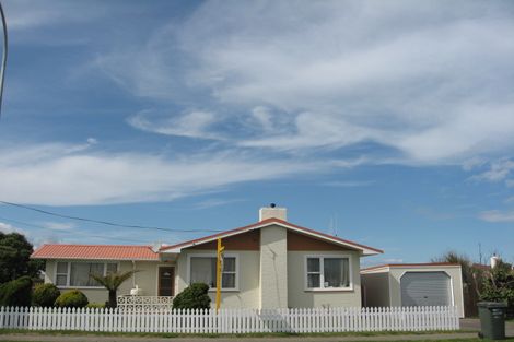 Photo of property in 10 Mosston Road, Castlecliff, Whanganui, 4501