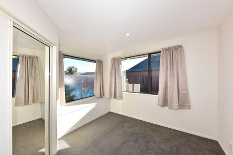 Photo of property in 10 Courtfield Close, Parklands, Christchurch, 8083