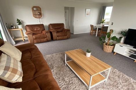 Photo of property in 31 Rutherford Drive, Waikanae Beach, Waikanae, 5036