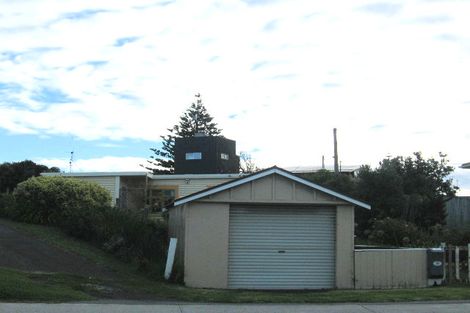 Photo of property in 25 Tasman Road, Otaki Beach, Otaki, 5512