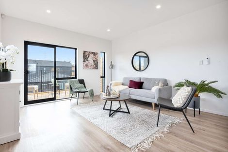 Photo of property in 10 Kari Lane, Kumeu, 0810