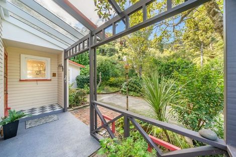 Photo of property in 27 Kotari Road, Days Bay, Lower Hutt, 5013