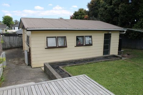 Photo of property in 5 Waari Avenue, Sunnyvale, Auckland, 0612