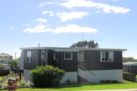 Photo of property in 225 Seaforth Road, Waihi Beach, 3611