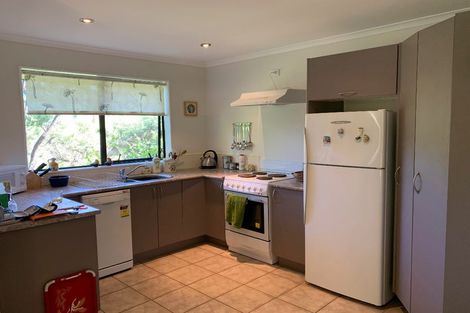 Photo of property in 42 Savoy Road, Orewa, 0931
