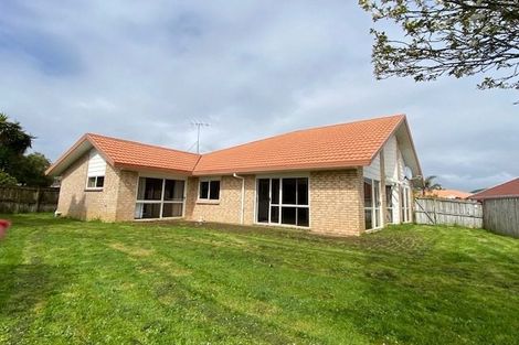 Photo of property in 14 Caldbeck Rise, Northpark, Auckland, 2013