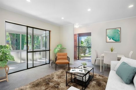 Photo of property in 38a Glenfern Road, Mellons Bay, Auckland, 2014