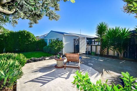 Photo of property in 41 Effingham Street, North New Brighton, Christchurch, 8083