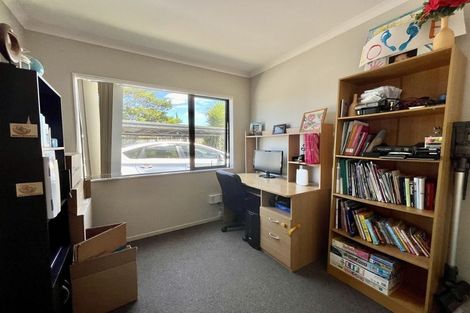 Photo of property in 5 Waipani Road, Te Atatu Peninsula, Auckland, 0610