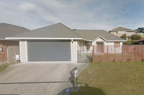 Photo of property in 12 Mcewen Crescent, Riverstone Terraces, Upper Hutt, 5018