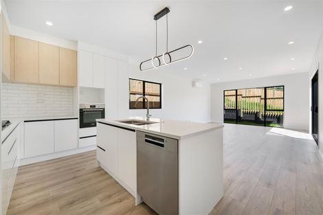 Photo of property in 42 Whakairo Crescent, Gulf Harbour, Whangaparaoa, 0930