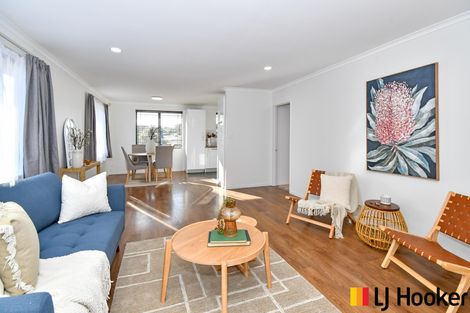 Photo of property in 8a Norman Close, The Gardens, Auckland, 2105