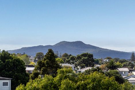 Photo of property in 11 Wilmington Place, Forrest Hill, Auckland, 0620