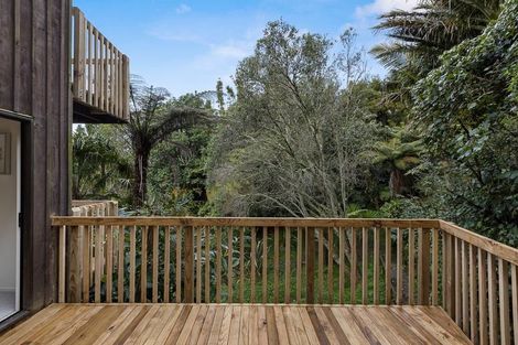 Photo of property in 1/807 East Coast Road, Northcross, Auckland, 0630